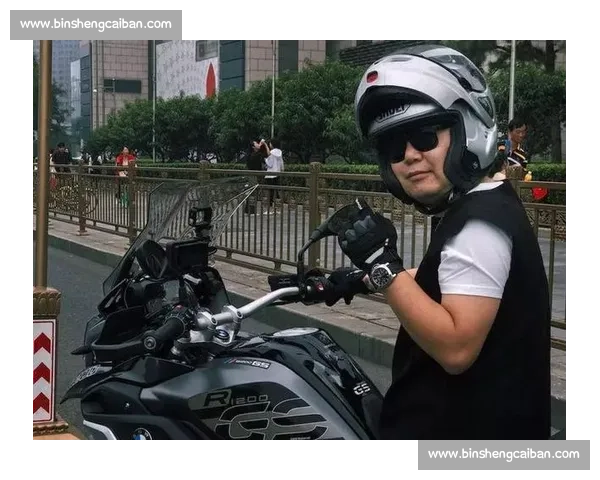 这才是真正的男人浪漫！WRC赛车手们硬核浪漫集锦！